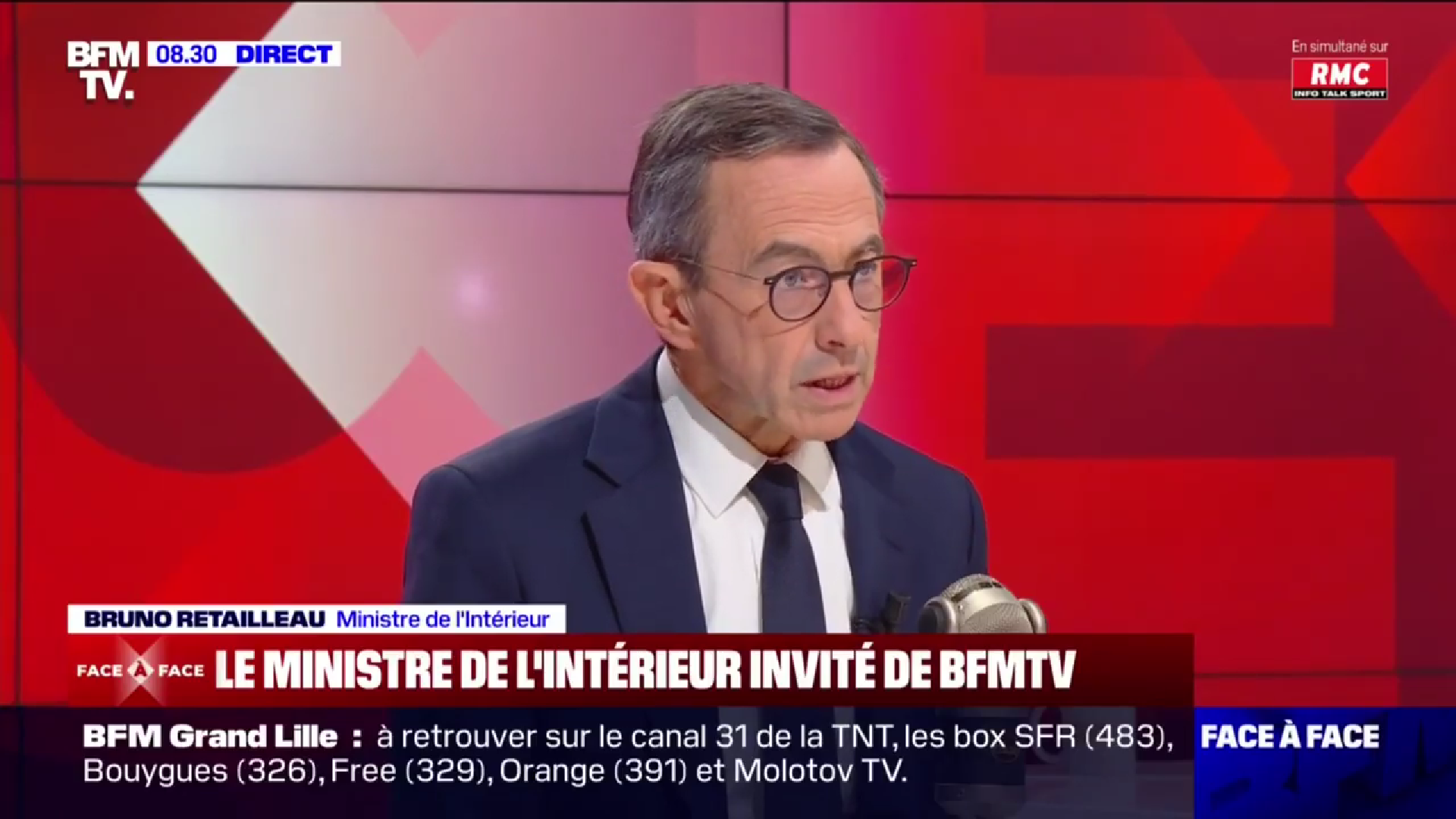 Bruno Retailleau, un nume cunoscut în peisajul politic francez, și-a anunțat oficial intenția de a candida la alegerile prezidențiale din 2027, declarând că, în cazul în care va fi ales, prioritățile sale vor include consultarea directă a cetățenilor prin referendum pentru cele mai importante proiecte legislative