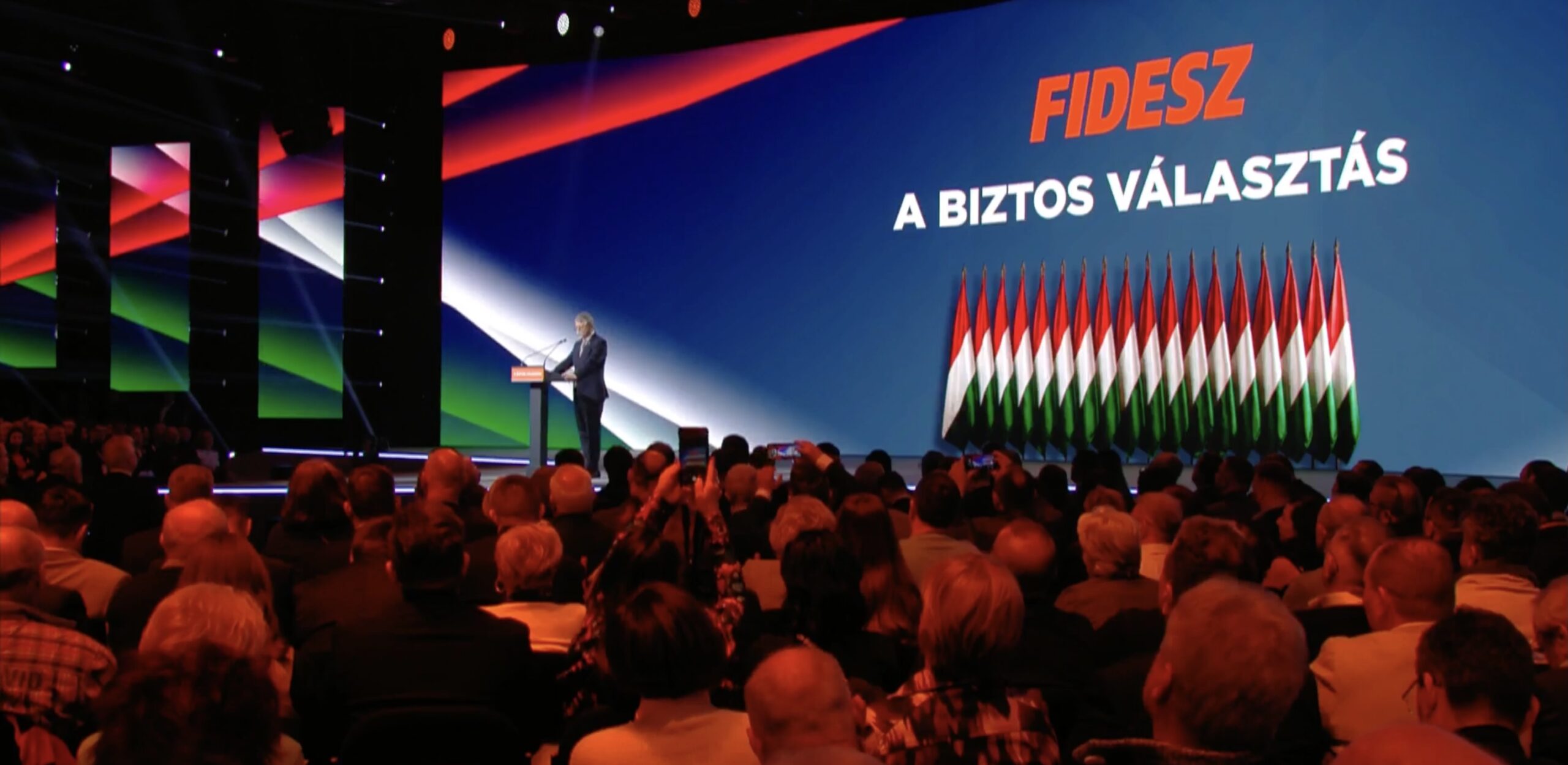 Guvernarea condusă de Fidesz în Ungaria rămâne solidă în contextul unui peisaj politic volatil, cea mai recentă radiografie electorală indicând o poziție relativ stabilă pentru partidul premierului Viktor Orbán