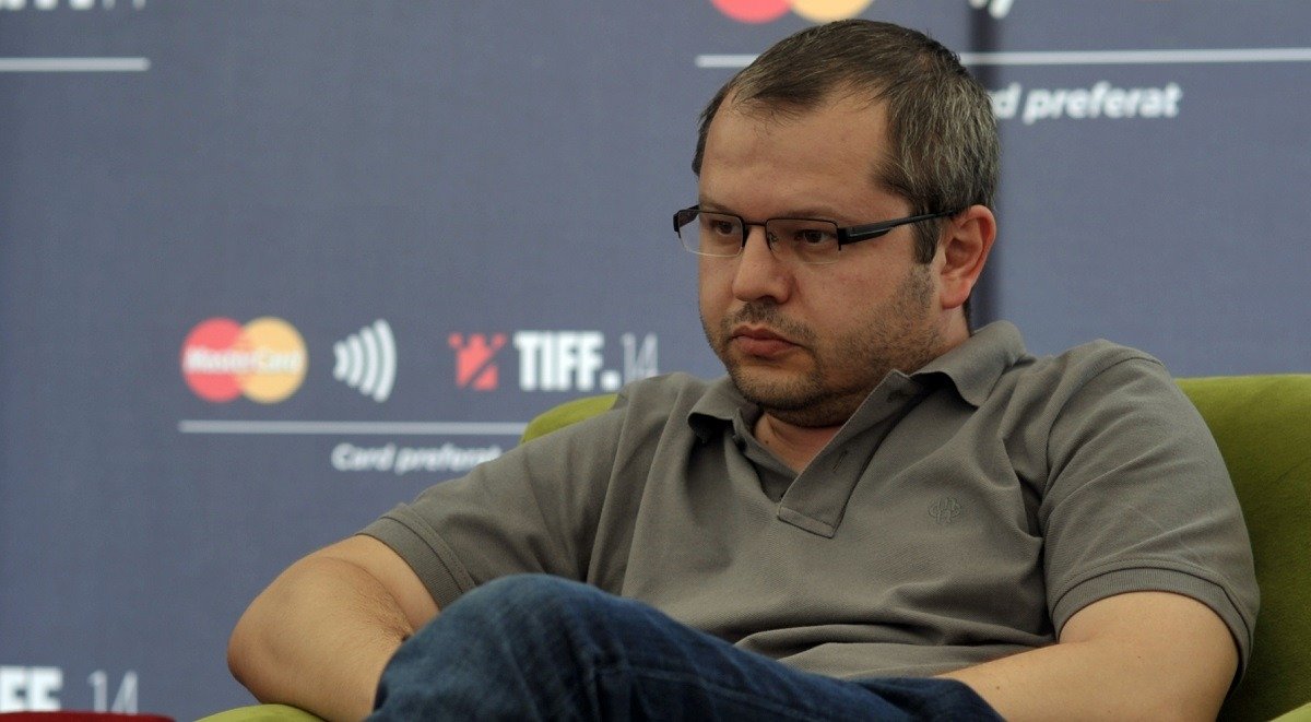 Cineaști de renume global primesc finanțare pentru proiecte inovatoare, incluse în prima selecție a Fondului pentru Filme al Fundației Prada Un nou val de filme de autor, semnate de cineaști recunoscuți internațional, va beneficia de sprijin financiar pentru realizare, după ce Fondul pentru Filme al Fundației Prada a anunțat primele 14 proiecte selectate pentru finanțare