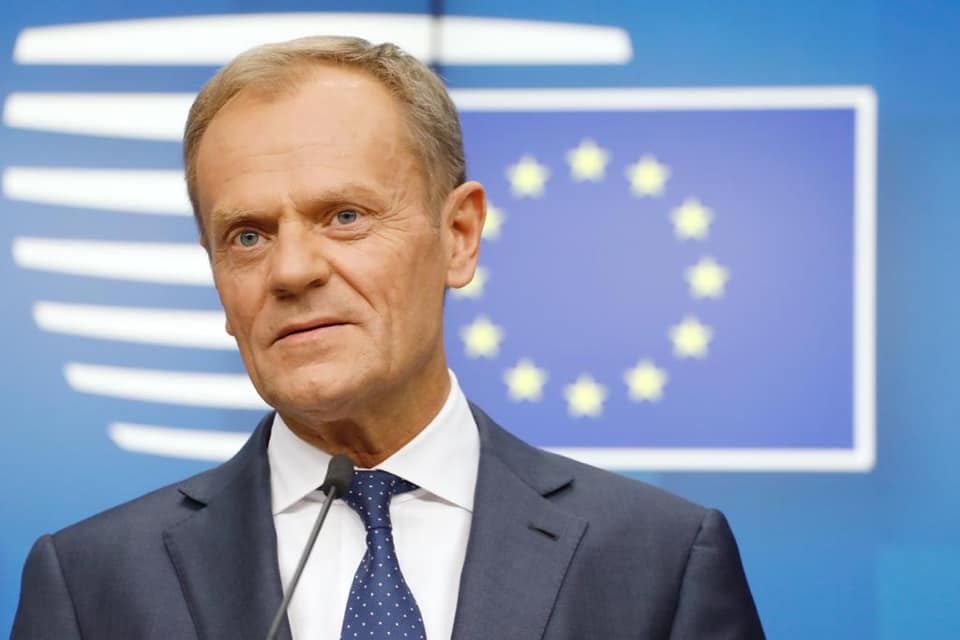 Premierul polonez Donald Tusk avertizează asupra riscului real de ieșire a Poloniei din Uniunea Europeană, alimentat de conflicte interne Riscând să scape de sub control, conflictele interne din Polonia au atras atenția unuia dintre cei mai influenți politicieni ai țării