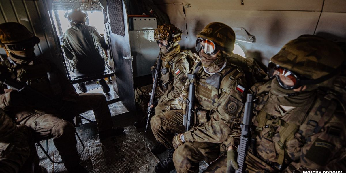 E8iIuU1XsAEmtgh.jpg - ReporterUrban