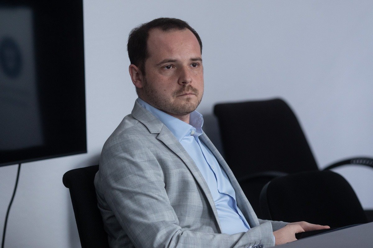 Decizie majoră în sistemul de rezidențiat: Ministerul Sănătății renunță la reforma din OG 44/2024 Ministrul Sănătății, Alexandru Rogobete, a anunțat recent o decizie radicală privind viitorul procesului de rezidențiat, unul dintre cele mai importante andochete ale pregătirii medicilor tineri