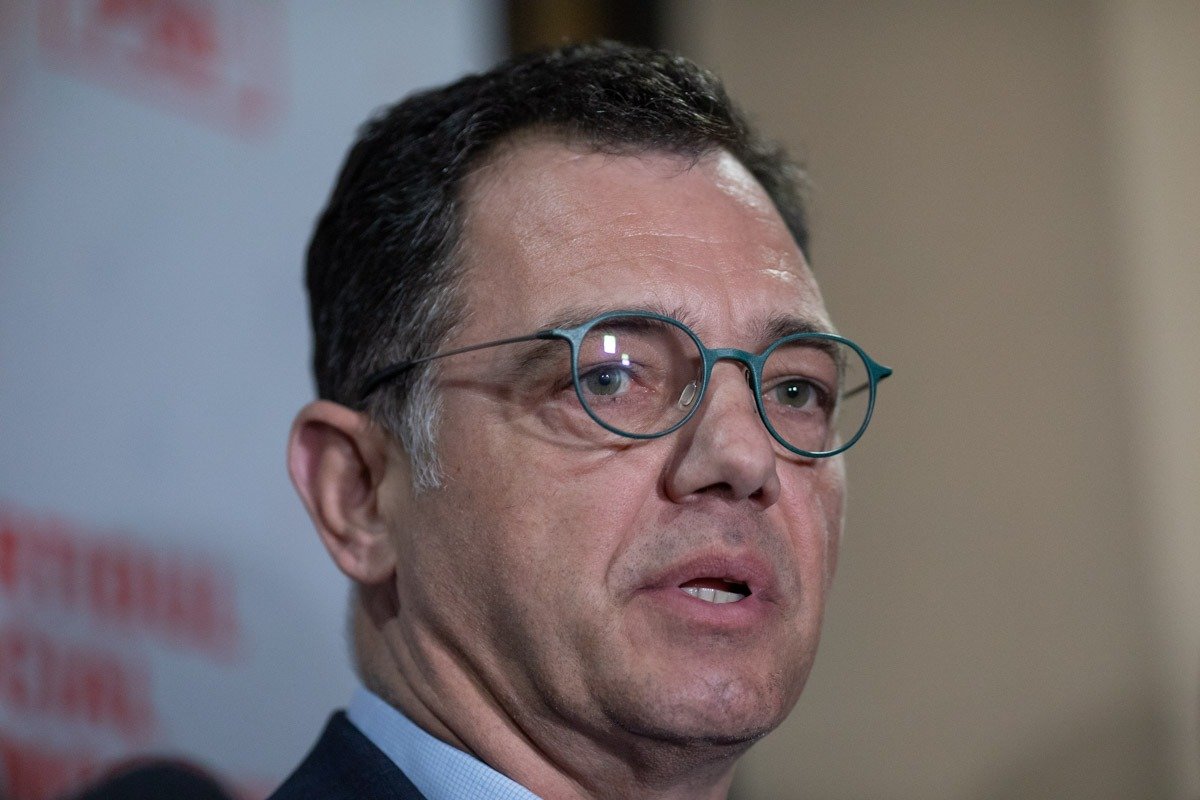 Controverse declanșate de declarația controversată a unui oficial PSD: Radu Oprea își cere scuze pentru comparația între concedieri și Holocaust Radu Oprea, secretarul general al Guvernului și membru marcant al PSD, a fost protagonistul unei situații tensionate generate de o declarație publică pe care o consideră interpretată greșit