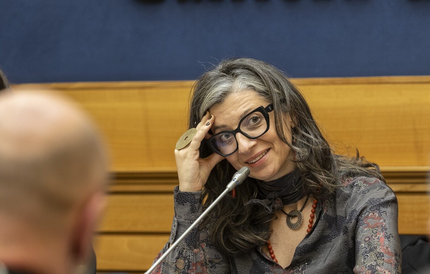 Scandal internațional: Ministrul de Externe al Cehiei cere demisia raportorului ONU Francesca Albanese, acuzată de declarații antisemitice Tensiuni majore în comunitatea internațională după apariția unor declarații controversate ale raportorului special al ONU, Francesca Albanese, în cadrul unui eveniment organizat de postul de știri Al Jazeera