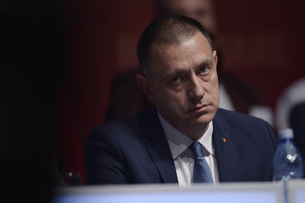 Decizia președintelui Nicuşor Dan de a participa la reuniunea Consiliului Păcii de la Washington stârnește controverse în scena politică românească Deputatul PSD Mihai Fifor a salutat decizia președintelui capitalei, Nicuşor Dan, de a participa la reuniunea Consiliului Păcii de la Washington, considerând această alegere ca fiind corectă și necesară într-un context geopolitic complex