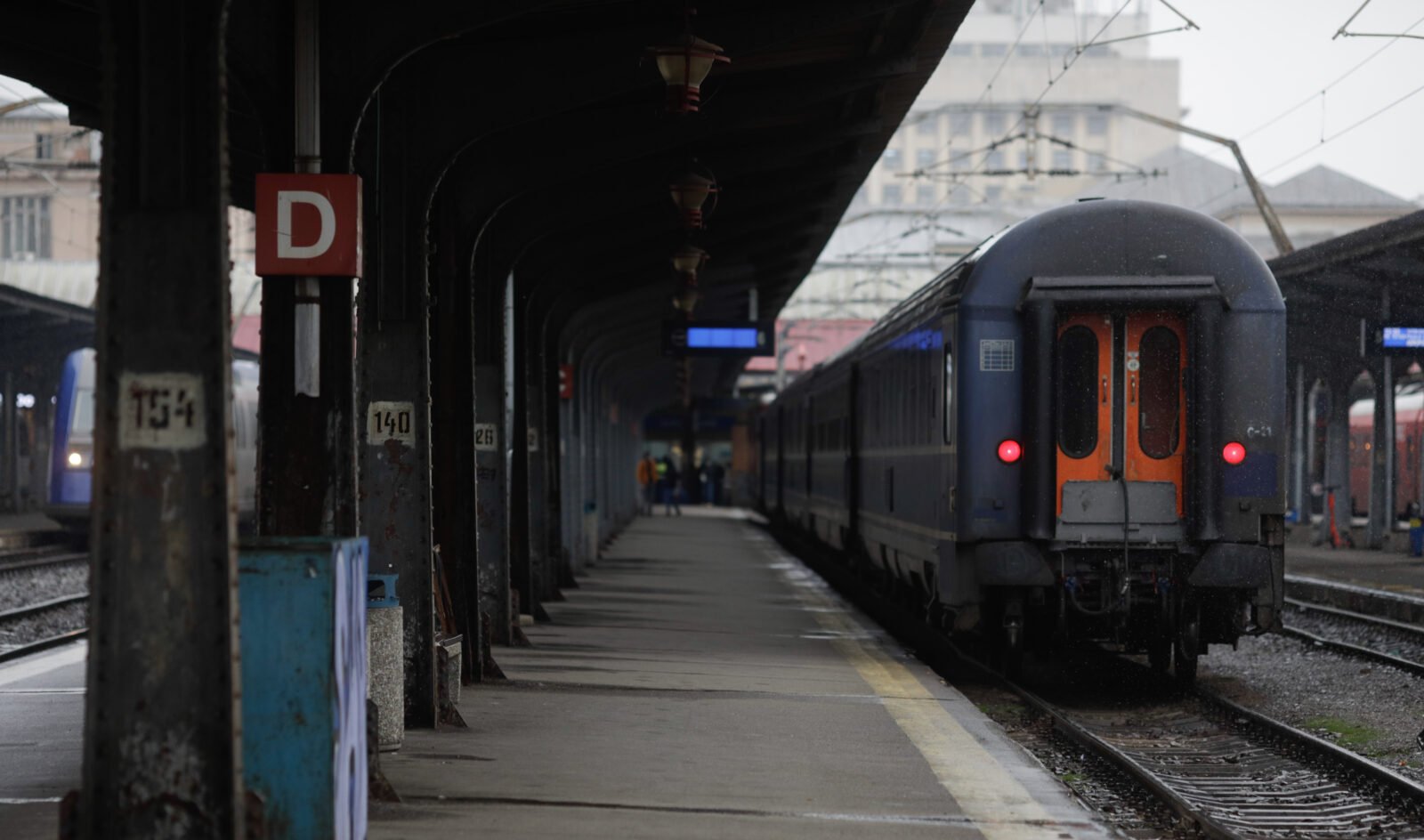 Circulația feroviară a fost grav afectată în noaptea de vineri spre sâmbătă, după ce instalațiile de siguranță și semnalizare au fost vandalizate pe raza a două sucursale regionale