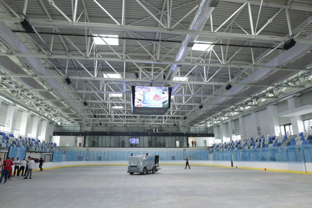 Weekend plin de distracție la Berceni Arena: patinaj gratuit și competiții internaționale Vremea geroasă de peste săptămână nu a reușit să reducă entuziasmul iubitorilor de sport și divertisment