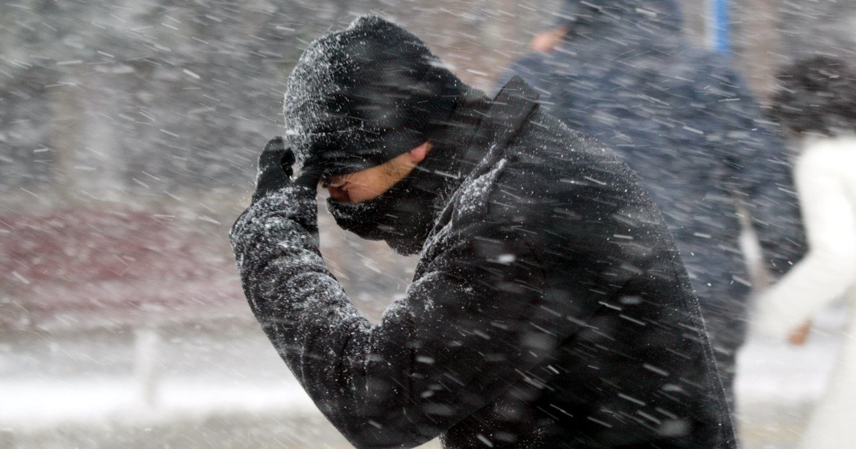 Cod galben de vânt și ninsori viscolite în România: O schimbare radicală a vremii Meteorologii anunță o schimbare drastică a vremii în următoarele zile, fiind emise coduri galbene de vânt și ninsori viscolite pentru mai multe județe din țară