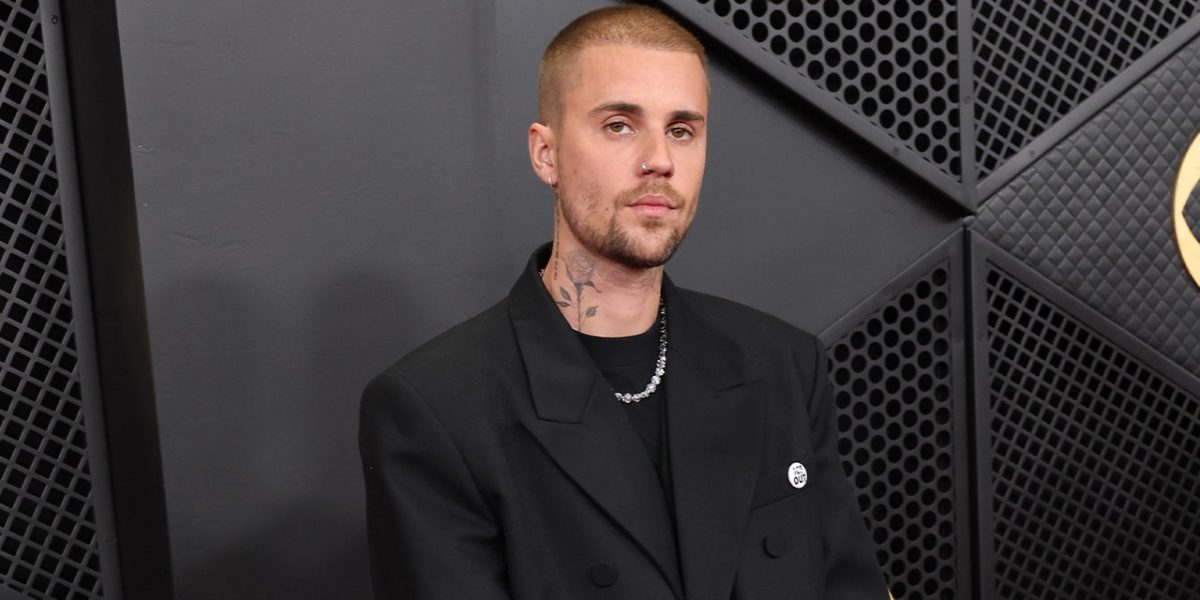 Justin Bieber performs in underwear, Trevor Noah slams Nicki Minaj and Trump at Grammys