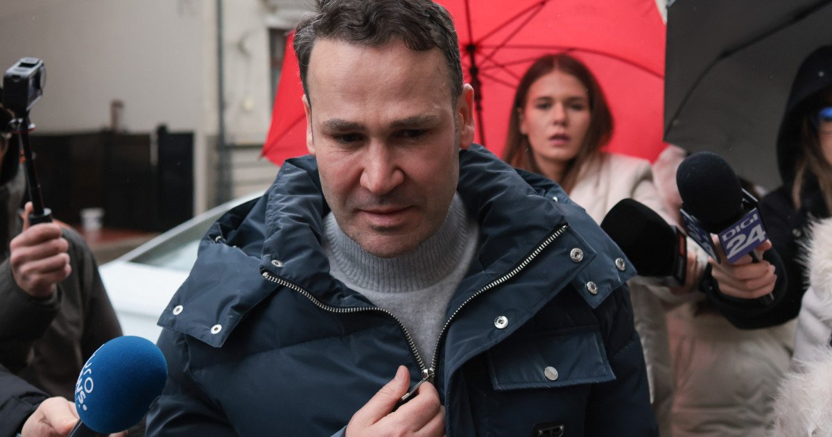 Robert Negoiță revine la Primăria Sectorului 3, după revocarea controlului judiciar Robert Negoiță s-a întors joi la conducerea Primăriei Sectorului 3, în urma deciziei Tribunalului București de a-i revoca măsura controlului judiciar impusă de procurorii Direcției Naționale Anticorupție