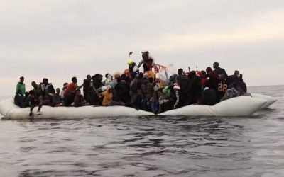 Migranti-Barca-pneumatica-Marea-Mediterana.jpg - ReporterUrban