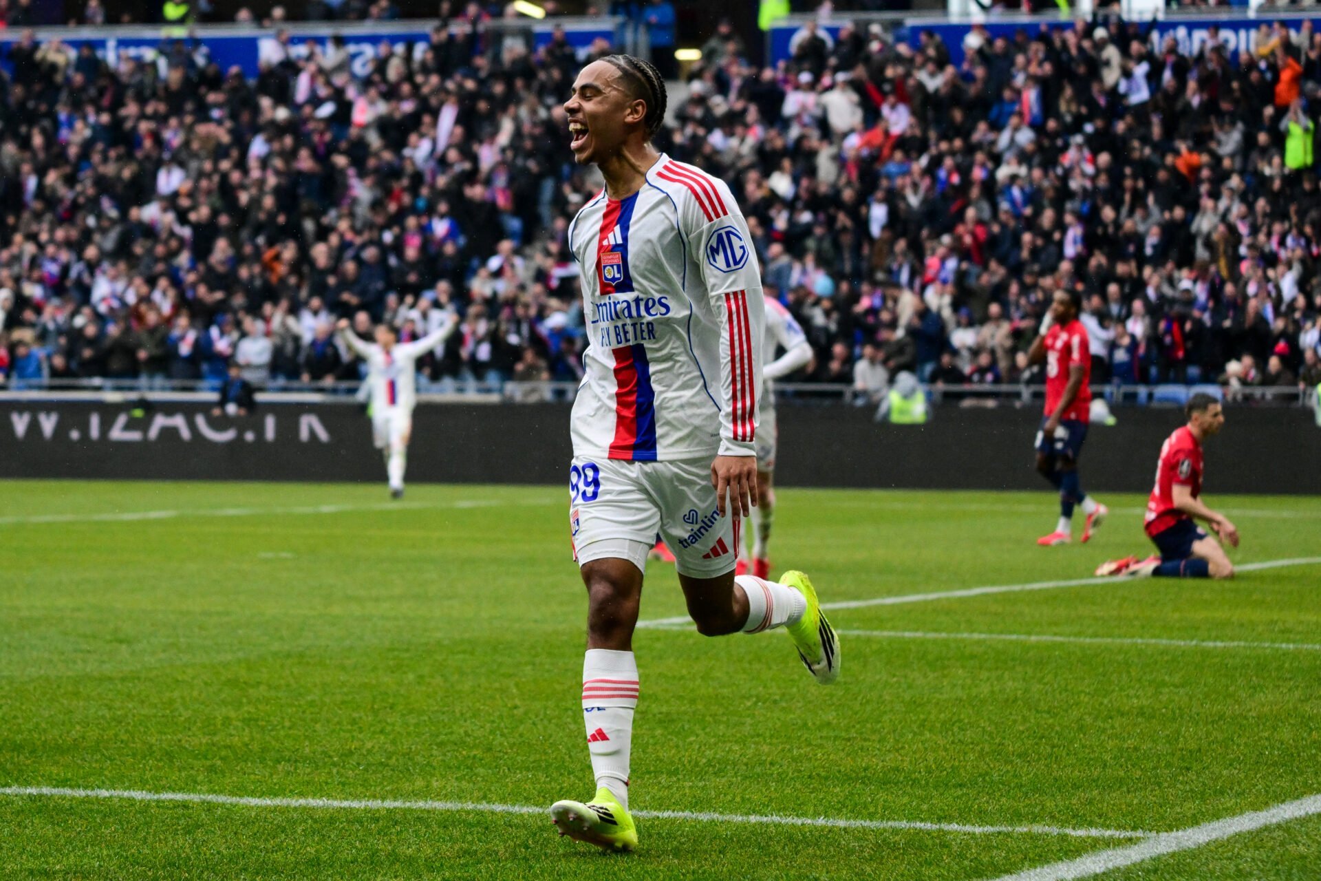 OL : Noah Nartey préféré à Khalis Merah