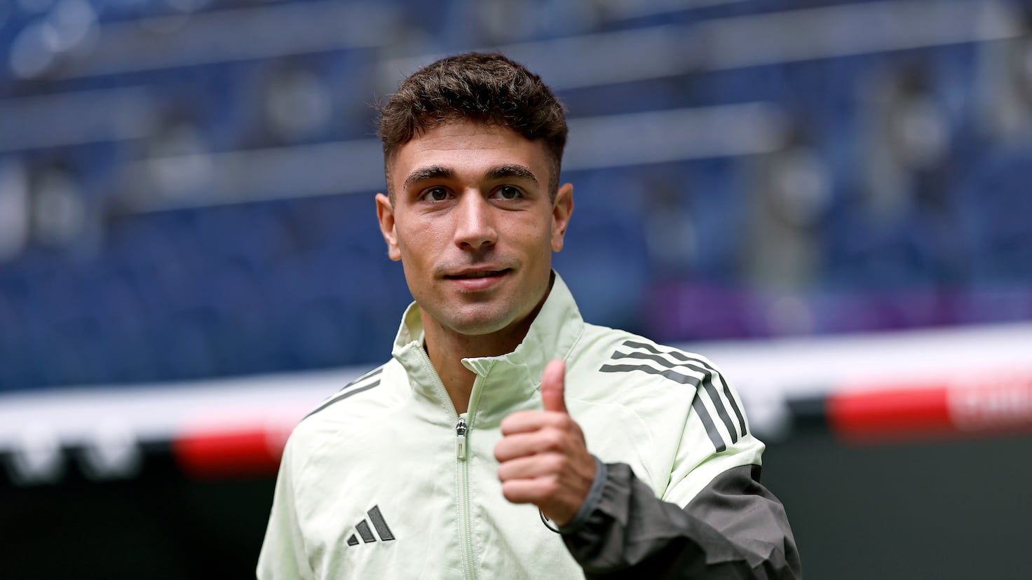 David Jiménez, debut de vis pe Mestalla David Jiménez, un tânăr de doar 21 de ani originar din Madrid, va ieși în această seară pe terenul iconic de la Mestalla, marcând prima sa titularizare în Liga cu echipa mare a Real Madrid