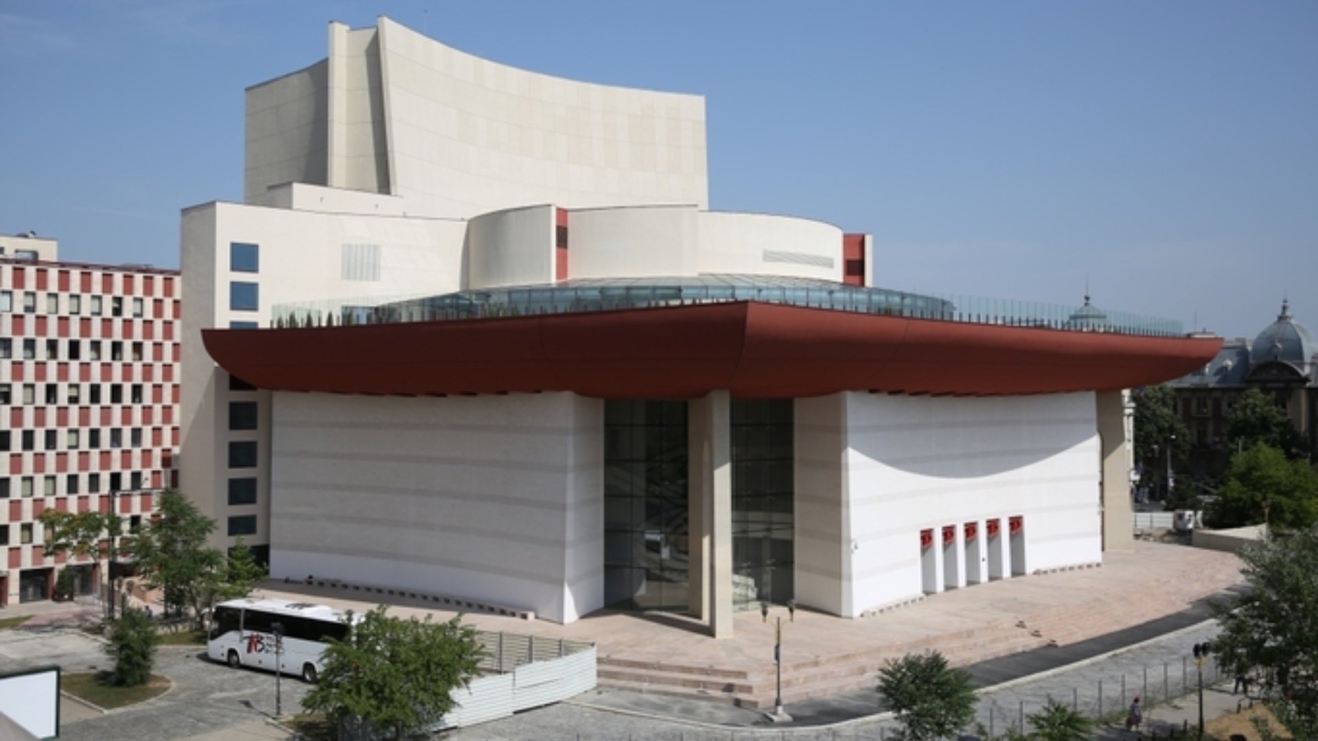 Actorii din Teatrul Național din București protestează împotriva unui proiect pilot menit să limiteze programul de muncă la opt ore pe zi Actorii din Teatrul Național „I.L