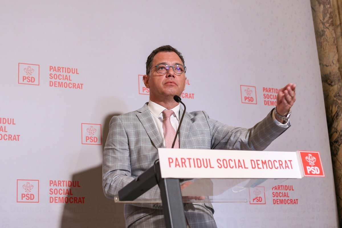 Criză în politica românească: acuzații dure între PNL și PSD pe tema concedierilor și a comparației cu Holocaustul Situația tensionată din scena politică românească a escaladat în ultimele zile, odată cu ieșirea publică a unor declarații care au provocat valuri de outrage și dezbateri aprinse