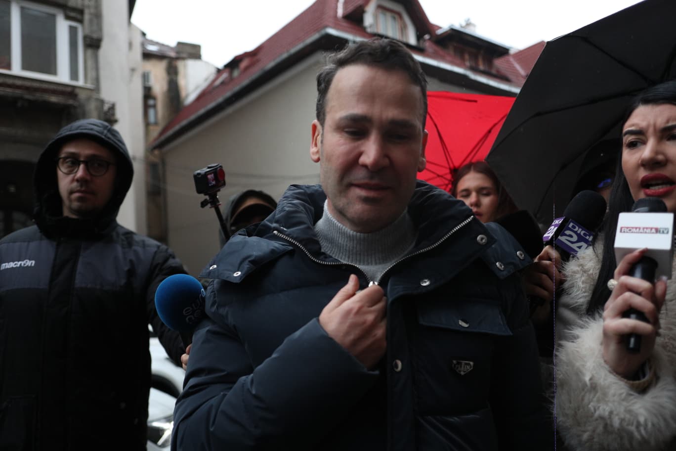Tribunalul București a decis joi să pună capăt unei perioade tensionate pentru primarul Sectorului 3, Robert Negoiță, anulând măsura controlului judiciar impusă în urmă cu câteva săptămâni în cazul construirea unor drumuri peste conducte de gaze fără avize legale