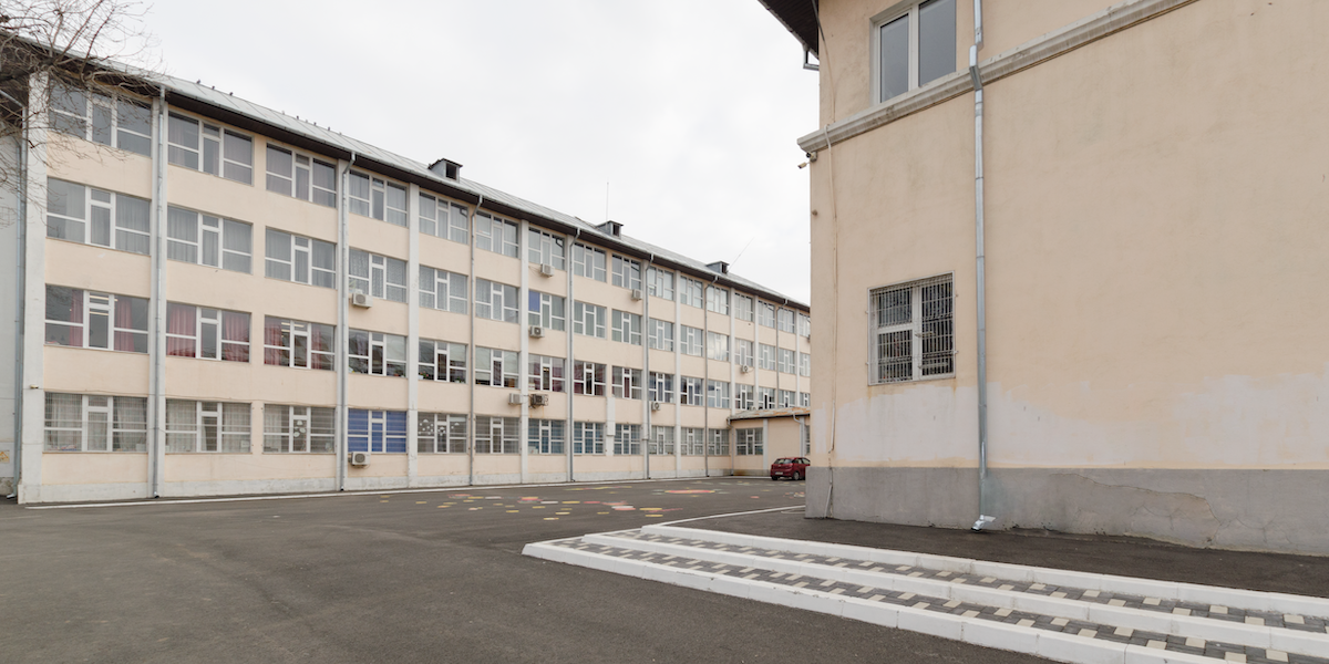 Scoli-Gimnaziale-„Mircea-Santimbreanu.png - ReporterUrban