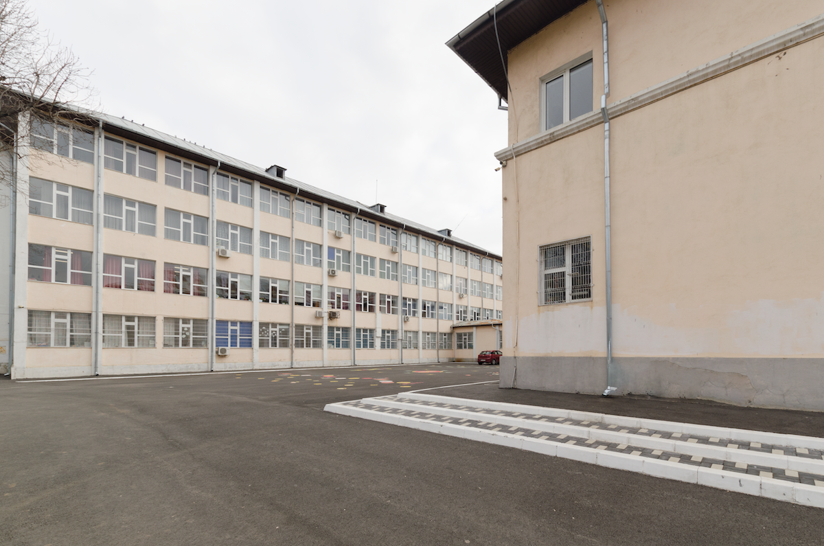 Conducerea Școlii Gimnaziale „Mircea Sântimbreanu” a eșuat în gestionarea închirierii sălii de sport, deși existau intenții clare din partea unei entități interesate, iar rezultatele acestui managerial defectuos sunt vizibile în bugetul școlii, precum și în transparența procesului decizional