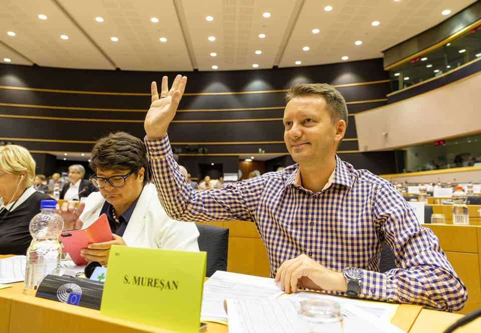 Siegfried Mureșan contestă raportarea economică a guvernului: „România se află într-o situație mai bună decât în 2025” Liderii politici, specialiști și analiști economici continuă să dezbată situația reală a economiei românești, însă recentele afirmații ale europarlamentarului liberal Siegfried Mureșan aduc în prim-plan o perspectivă diferită față de cea prezentată oficial de către autorități