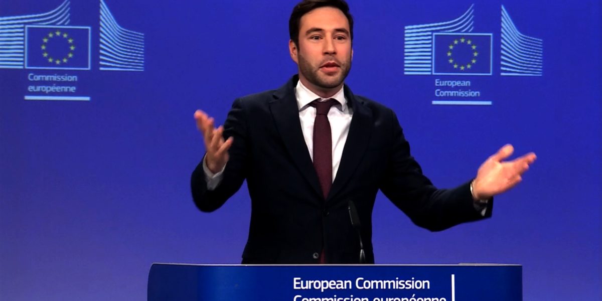 Thomas-Regnier-purtator-cuvant-CE-captura-video.jpg - ReporterUrban