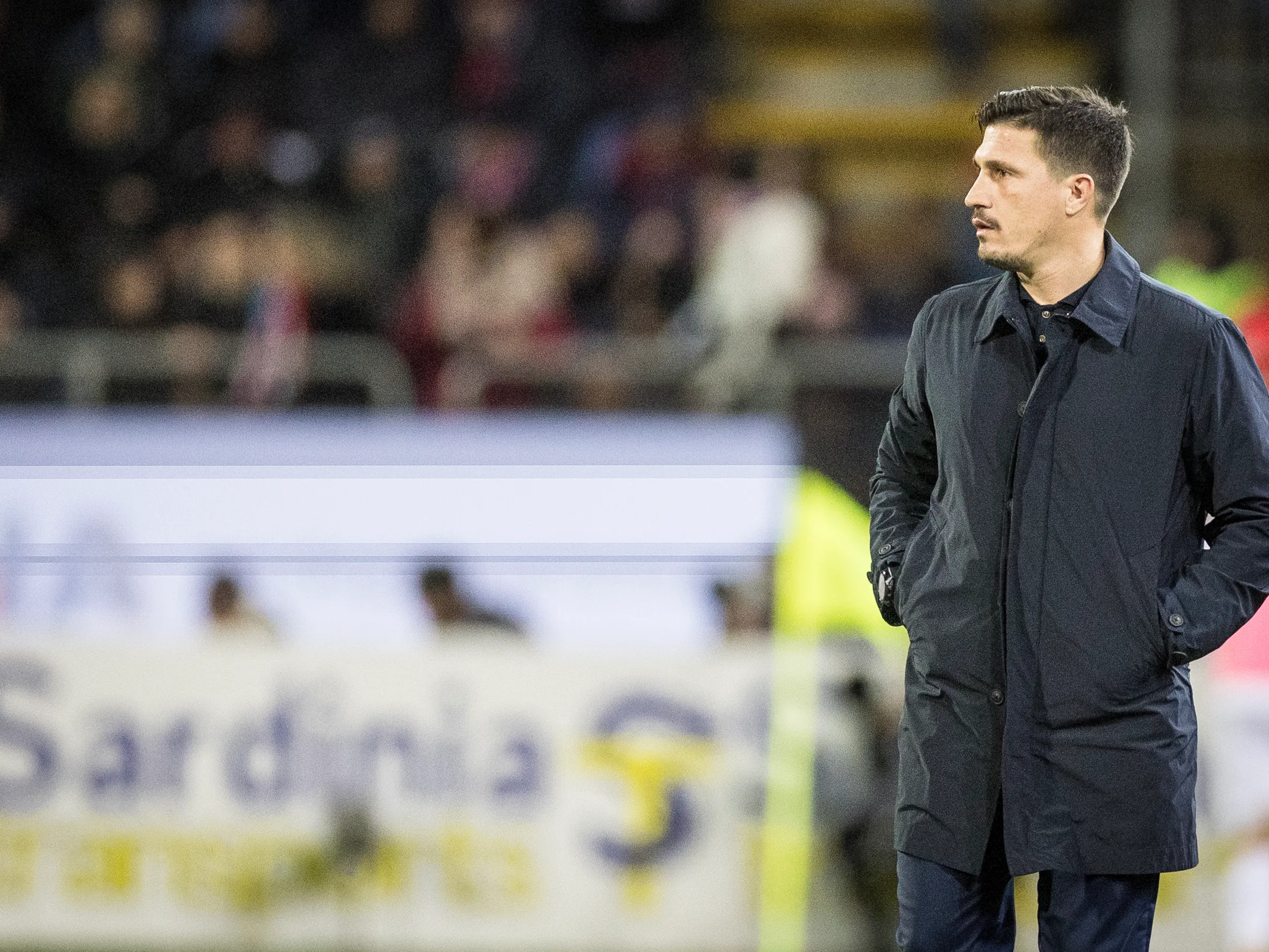 Cagliari, înfrângere dureroasă pe teren propriu împotriva Lecce Cagliari a suferit o înfrângere surprinzătoare pe teren propriu, cedând cu 0-2 în fața rivalei directe Lecce