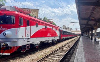 Vagonul-unui-tren-CFR-Calatori-a-deraiat.jpg - ReporterUrban