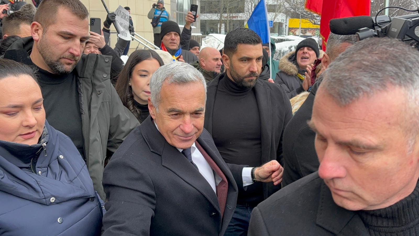 Tribunalul București a decis, luni, 9 februarie, să continue judecata pe fond în cazul fostului consilier prezidențial Călin Georgescu, acuzat de propagandă legionară