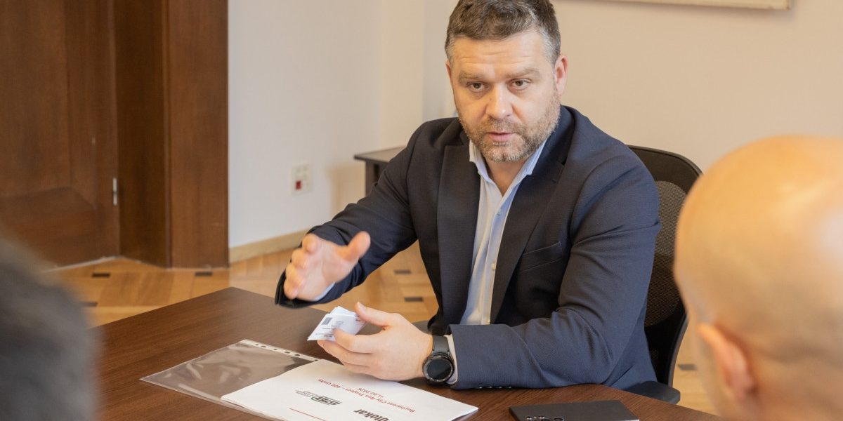 Yz0xJmhhc2g9MTYxZWU5NjkzYTU4NDczYmU3NzE4YjMxZDI2YmI0MzA.thumb_.jpg - ReporterUrban