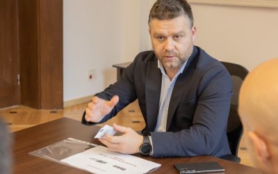 Yz0xJmhhc2g9MTYxZWU5NjkzYTU4NDczYmU3NzE4YjMxZDI2YmI0MzA.thumb_.jpg - ReporterUrban