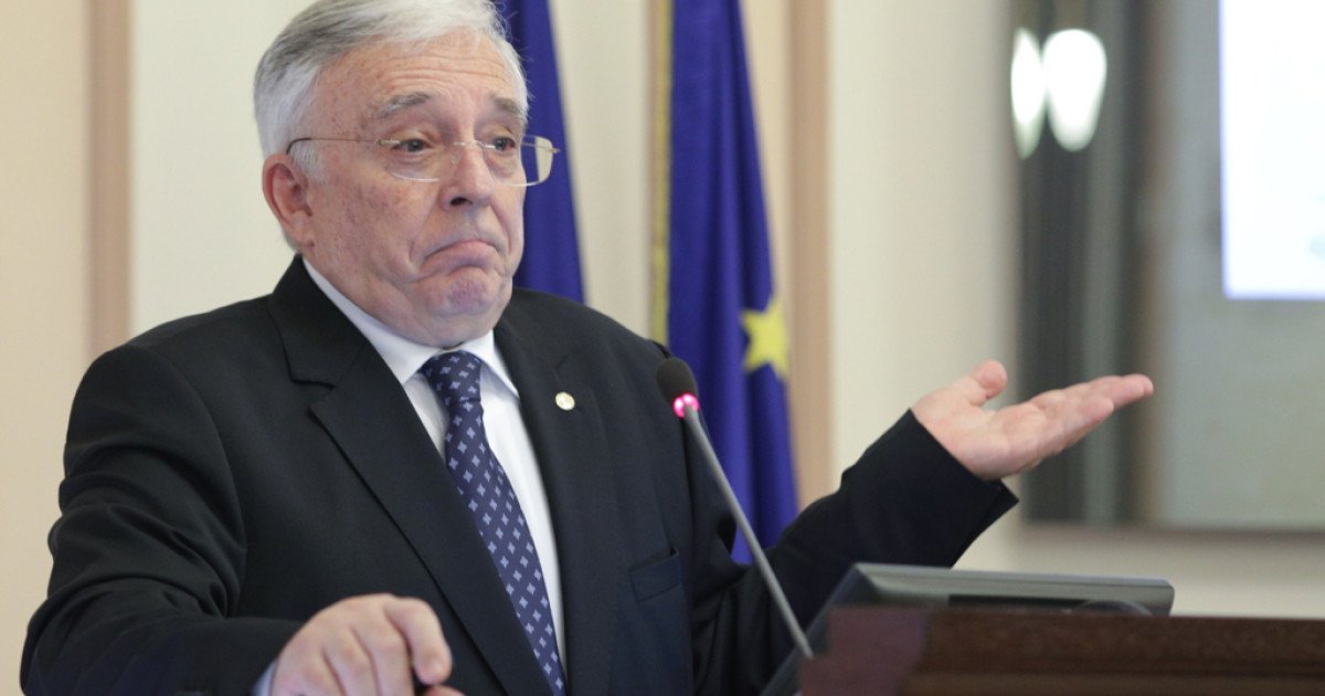 Riscuri majore pentru HoReCa și comerț: Avertismentul lui Mugur Isărescu Guvernatorul Băncii Naționale a României, Mugur Isărescu, a tras un semnal de alarmă, miercuri, în cadrul unei conferințe de presă, subliniind riscurile semnificative de criză în sectoare vitale precum HoReCa și comerțul
