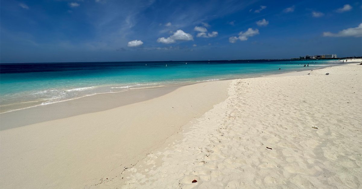 JetBlue leagă New York de Aruba: zboruri dus-întors de la 369$