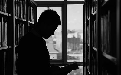 avertizor-integritate-biblioteca-carti-coruptie.jpg - ReporterUrban