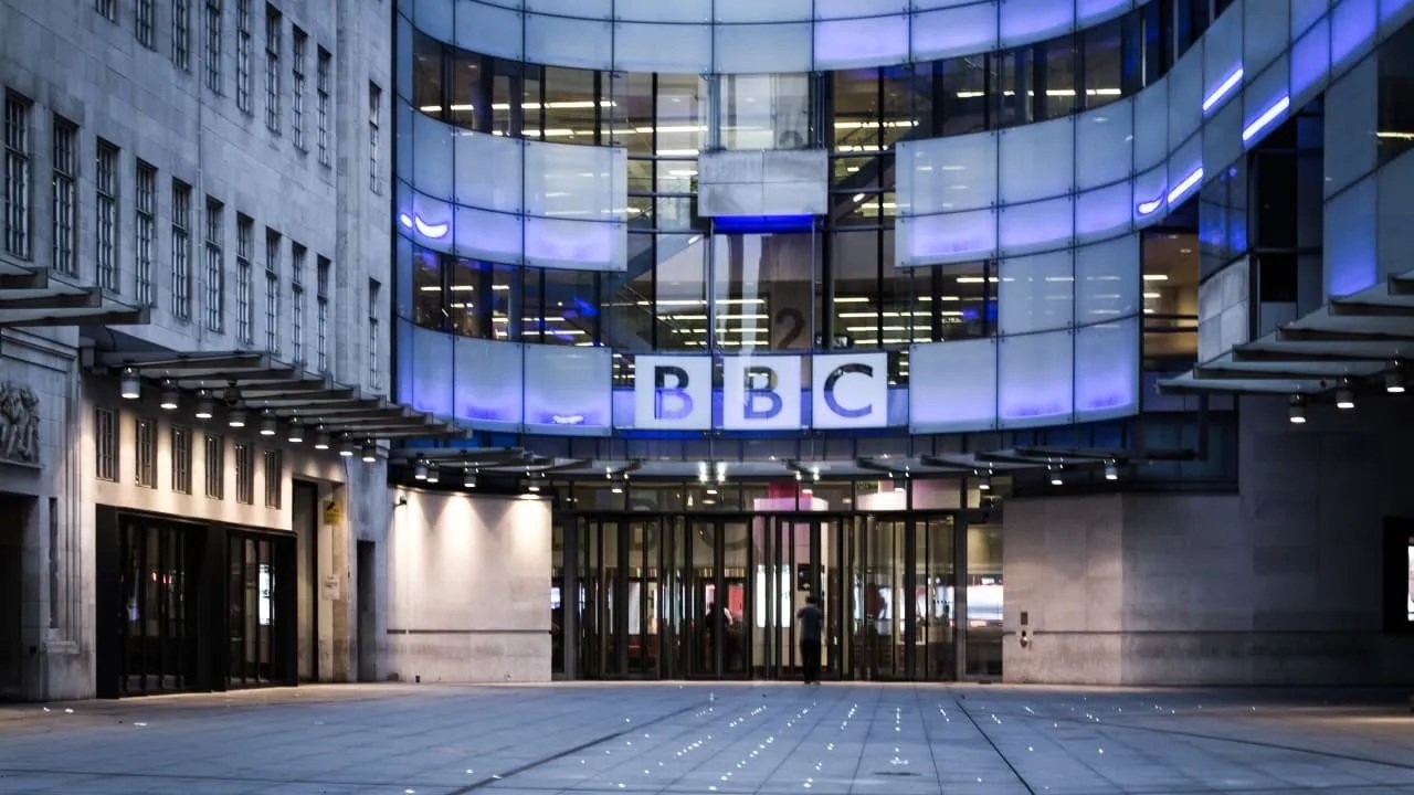 Procesul pentru defăimare al lui Trump împotriva BBC, programat pentru februarie 2027