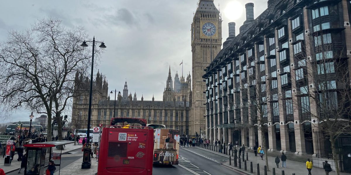 big-ben-double-decker-turisti-londra.jpg - ReporterUrban