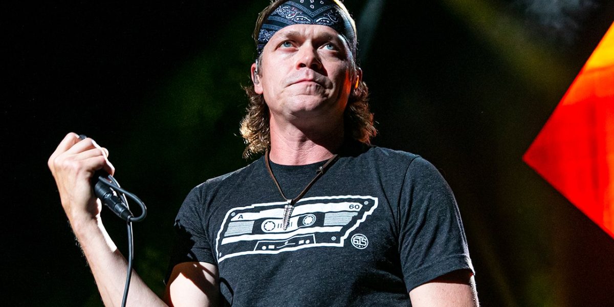 brad-arnold-on-stage.jpg - ReporterUrban