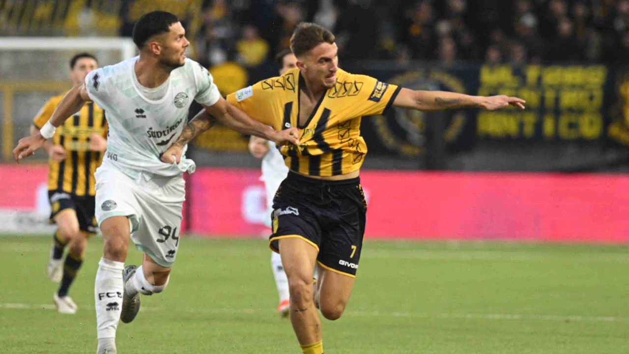 Transferul care poate revitaliza cariera unui atacant român Atacantul român Burnete a fost împrumutat de echipa Lecce la Juve Stabia, formație care activează în liga secundă a Italiei, Serie B