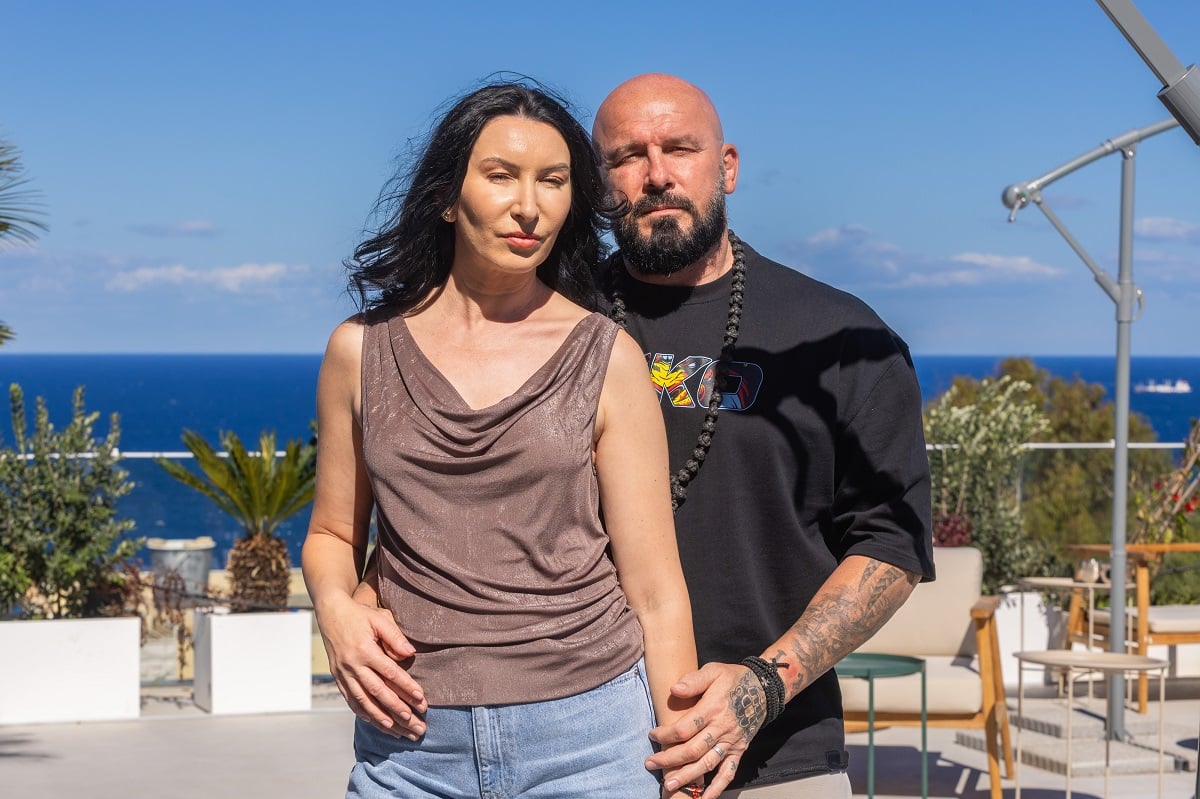 Episodul 13 din „Power Couple România” dezvăluie vulnerabilități emotive Pe 2 februarie 2026, episodul 13 al emisiunii „Power Couple România” a captat atenția publicului printr-o proba emoționantă intitulată „Îmi pare rău”, care a scos la iveală latura sensibilă a concurenților