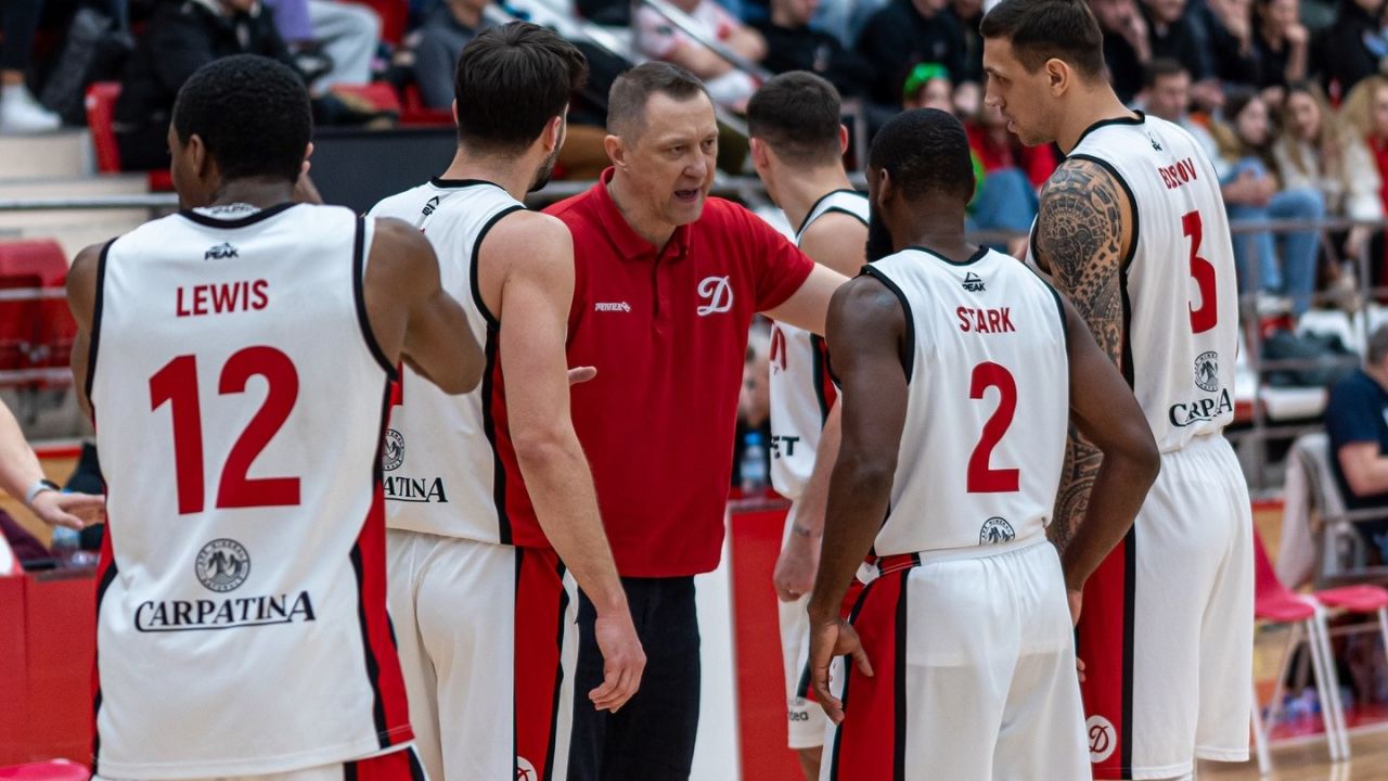 Dinamo se luptă în Final Eight-ul Cupei la Oradea Final Eight-ul Cupei României la baschet s-a deschis cu o atmosferă electrizantă la Oradea, unde echipele de top ale țării se întrec pentru trofeu