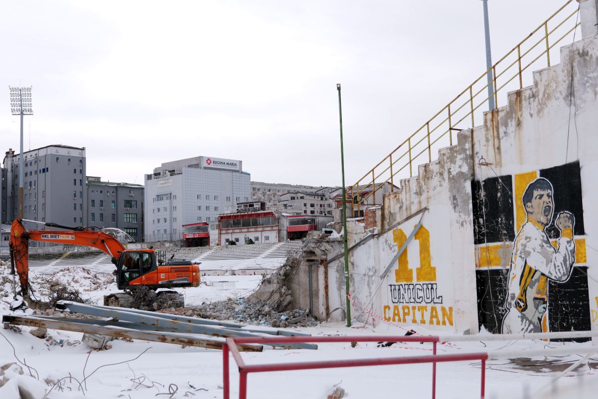 Demolarea arenei din Ștefan cel Mare avansează rapid: 50% distrus!