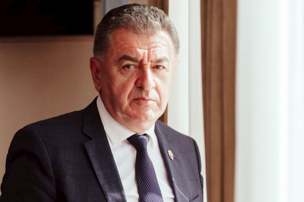 „Stupoare pe scena politică: Un apel urgent la responsabilitate”