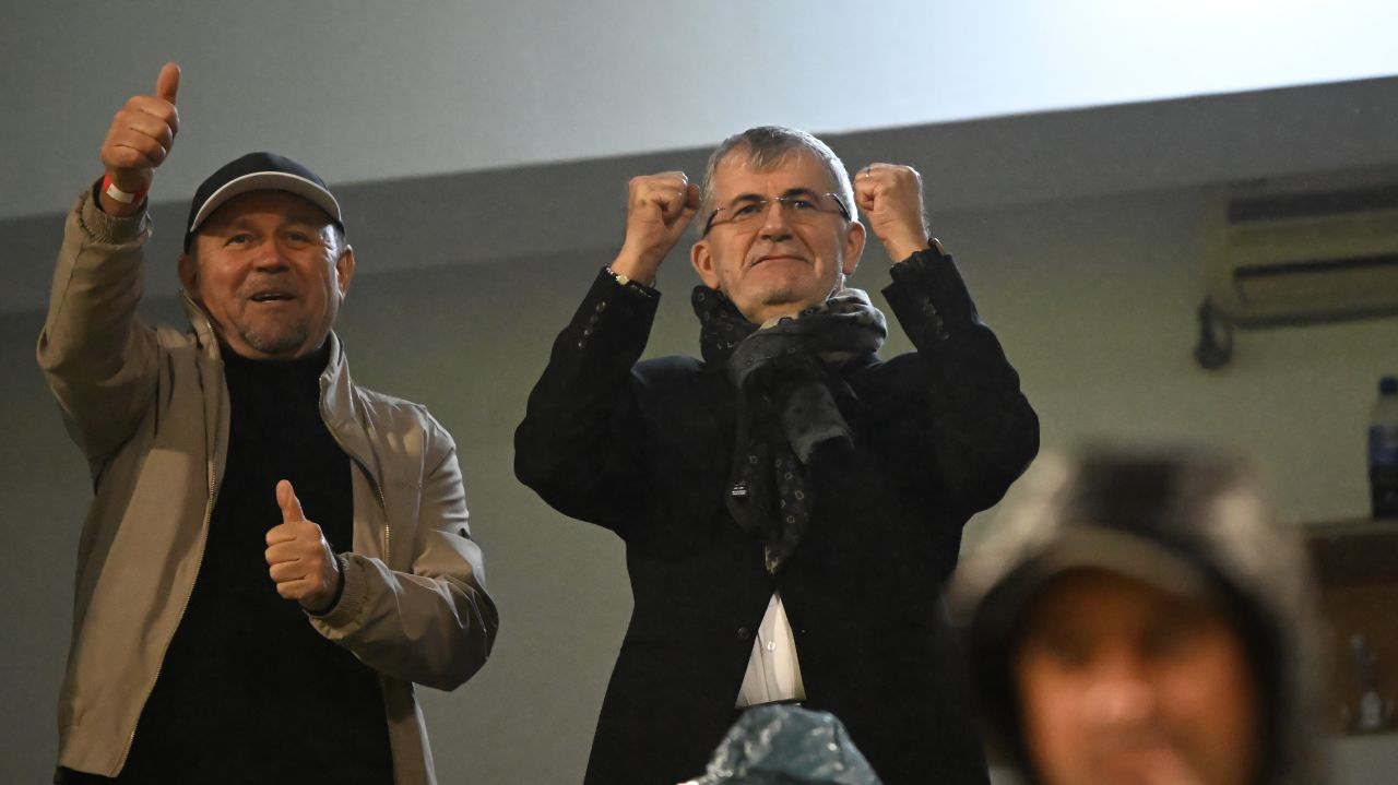 FC Botoșani și Oțelul Galați se împart punctele în etapa 24 Etapa cu numărul 24 a Superligii României a fost marcată de un duel diplomatic pe terenul stadionului „Municipal” din Botoșani, acolo unde echipa gazdă a încheiat meciul cu Oțelul Galați la egalitate, scor 0-0