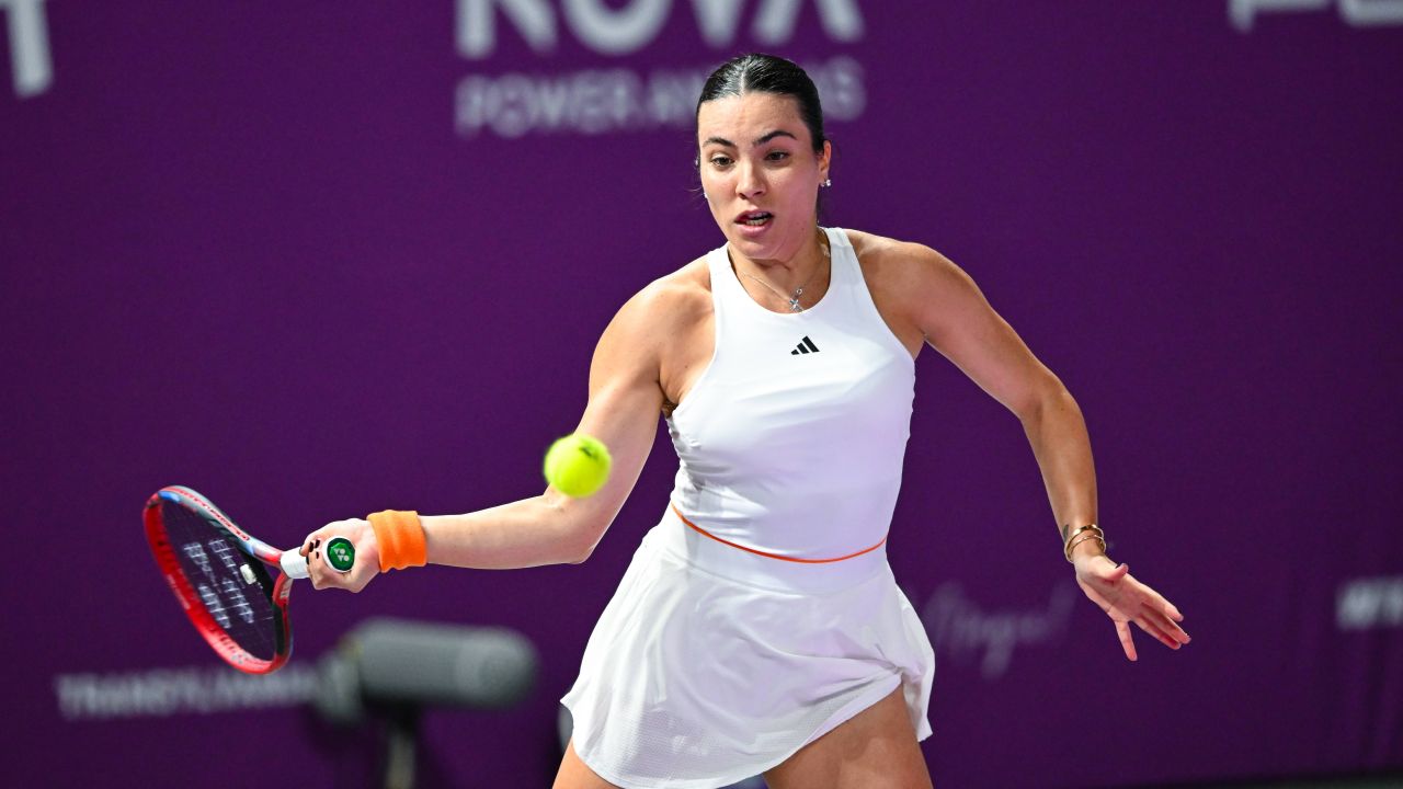 Gabriela Ruse își consolidează forma la Dubai Tenismena română Gabriela Ruse a reușit să se califice în ultimul tur al competiției de la Dubai, oferind o prestație remarcabilă care entuziasmează fanii din întreaga țară