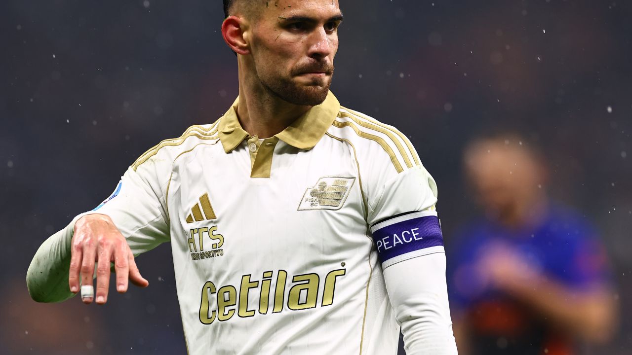 Marius Marin, în atenția criticilor: considerații asupra formei sale în Serie A Marius Marin, internațional român și jucător al clubului italian Lecce, a fost subiectul unor evaluări critice recente, fiind clasat printre cei mai puțin eficienți fotbaliști din Serie A