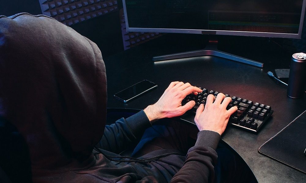 hacker.jpg - ReporterUrban