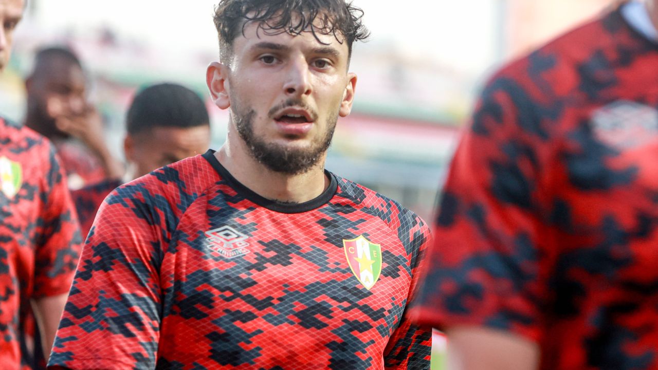 Ianis Stoica, pregătit să revină în primul „11” al Estrellei Amadora Ianis Stoica, tânărul atacant român, își poate relua rolul de titular la Estrela Amadora, într-un meci crucial împotriva echipei AVS FS