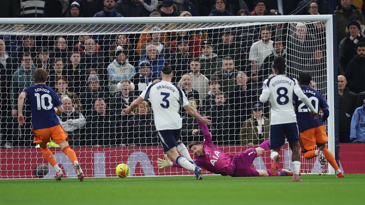 Newcastle învinge Tottenham cu 2-1, Drăgușin și-a dat toată silința.