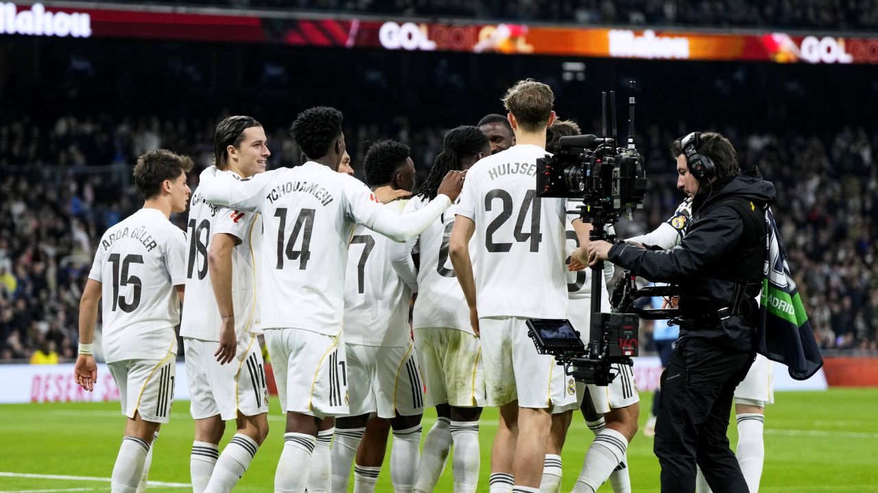 Duel pasionant în etapa #24: Echipa A se impune în fața Echipei B Etapa a 24-a din campionatul intern a adus un meci incendiary între Echipa A și Echipa B, un duel anticipat de fanii ambelor formații