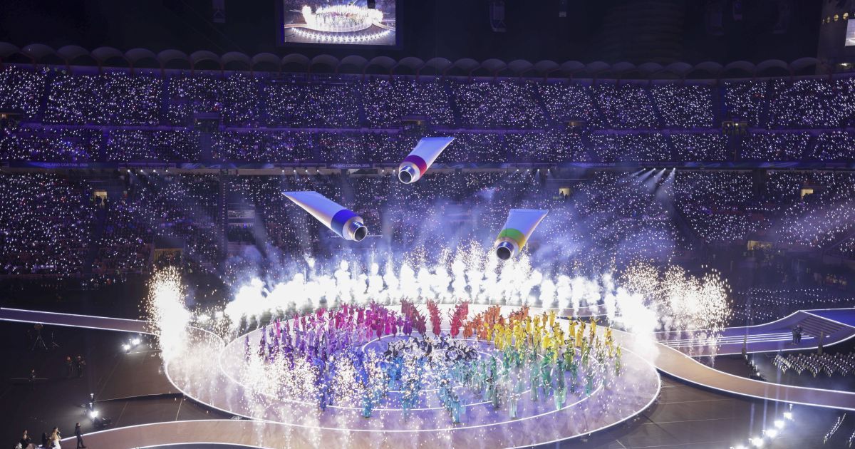 Ceremonie grandioasă la Jocurile Olimpice de Iarnă 2026 Ceremonia de deschidere a Jocurilor Olimpice de Iarnă 2026 a avut loc marți seară pe celebrul stadion San Siro din Milano