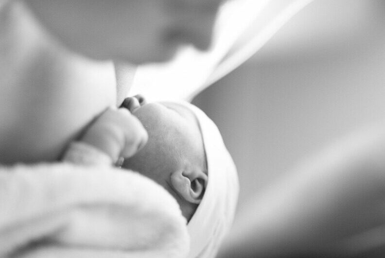 mama-minora-drama-copil-adolescenta-nou-nascut-bebelus-nastere-e1667892828254.jpg - ReporterUrban