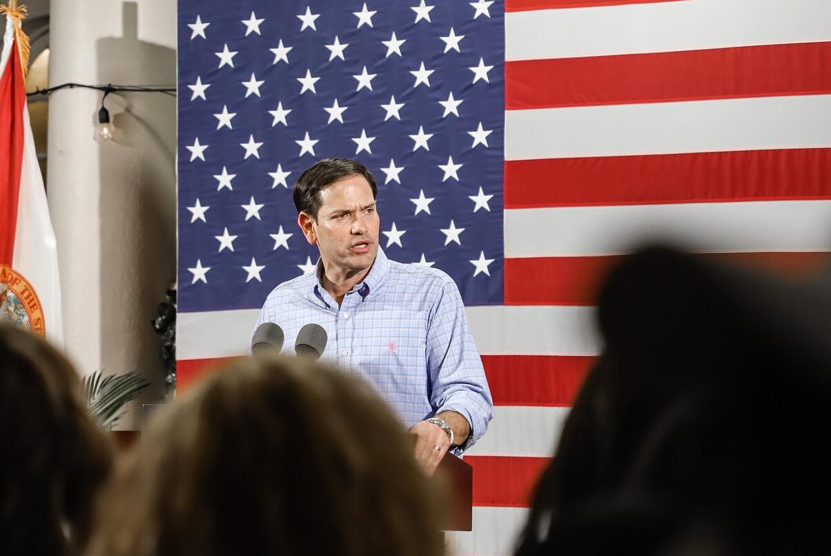 Mutare surprinzătoare în diplomația americană: Lipsa lui Marco Rubio de la summitul european privind Ucraina ridică semne de întrebare asupra interesului SUA Liderii țărilor europene participated la o reuniune esențială dedicată situației din Ucraina au fost surprinși să afle că senatorul american Marco Rubio, unul dintre cei mai vocali susținători ai implicării militare și diplomatice în conflict, nu a fost prezent la discuțiile programate